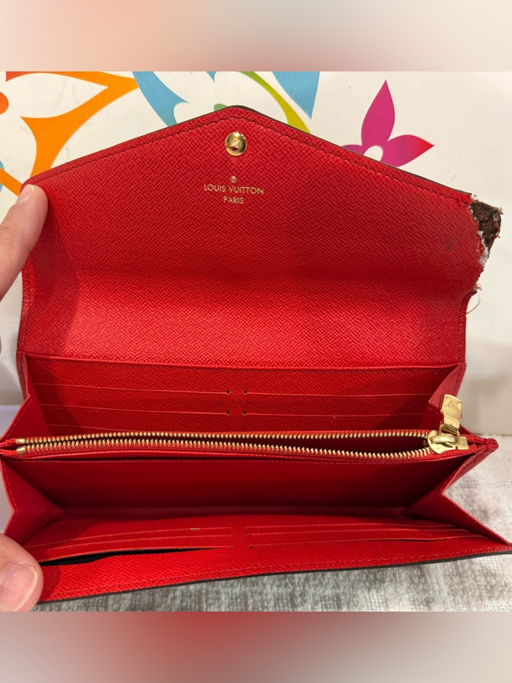 Louis Vuitton Sarah Monogram Wallet with Coquelicot Red interior - Picture 3 of 16
